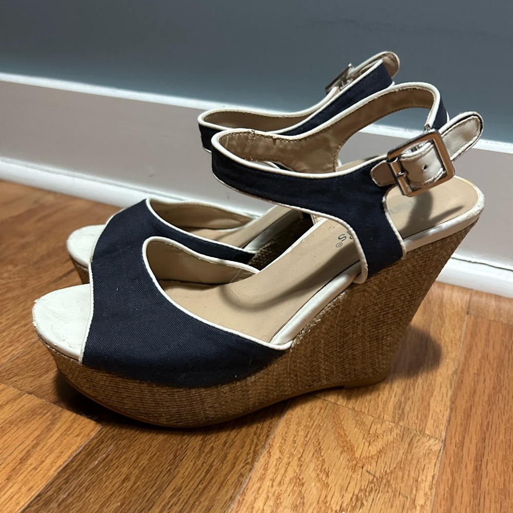 Francesca's Collections Black and Cream Wedge Sandals - Picture 4 of 6